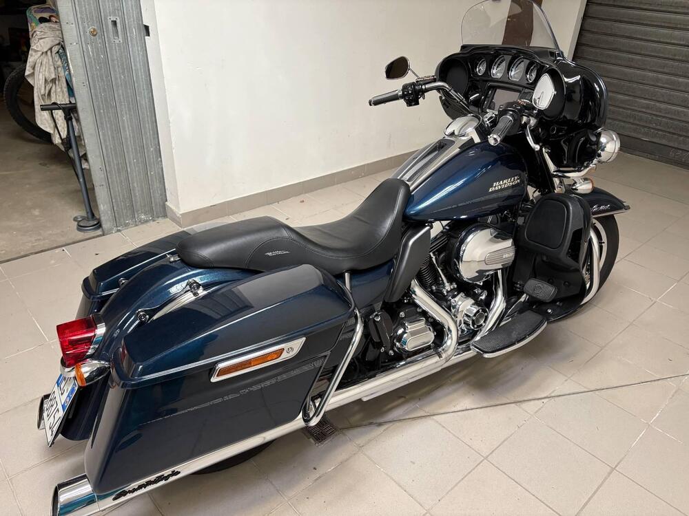 Harley-Davidson 1690 Electra Glide Ultra Limited (2016) - FLHTK (9)