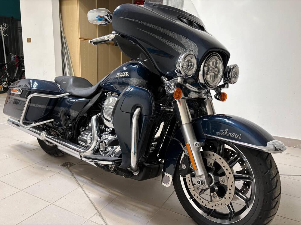 Harley-Davidson 1690 Electra Glide Ultra Limited (2016) - FLHTK (10)