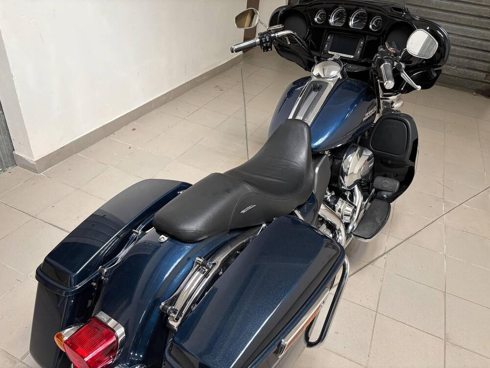 Harley-Davidson 1690 Electra Glide Ultra Limited (2016) - FLHTK (11)