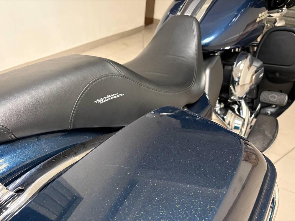 Harley-Davidson 1690 Electra Glide Ultra Limited (2016) - FLHTK (12)