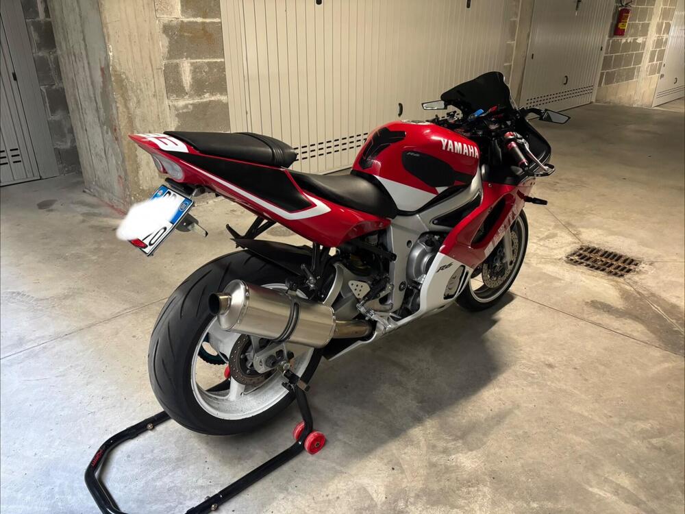 Yamaha YZF R6 (2001 - 02) (3)