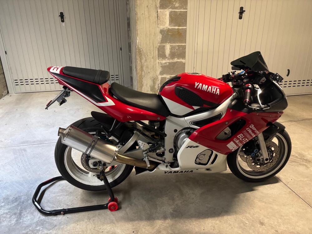 Yamaha YZF R6 (2001 - 02) (6)