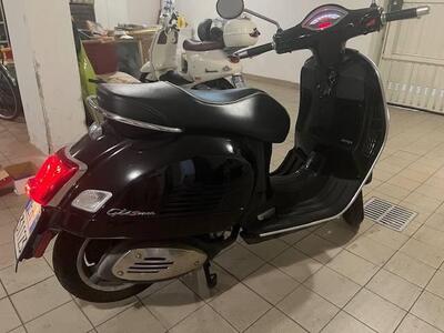 Vespa GTS 300 Super (2017 - 18) usata