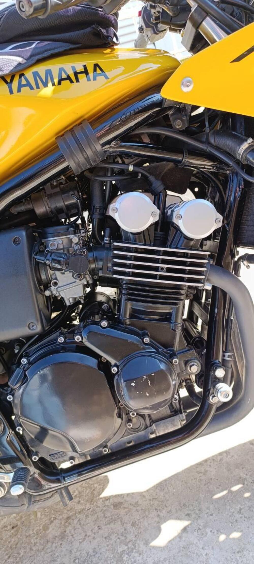 Yamaha FZS 600 Fazer (2002 - 03) (3)