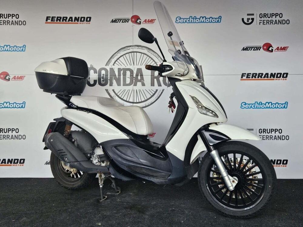 Piaggio Beverly 300 S (2021) (2)