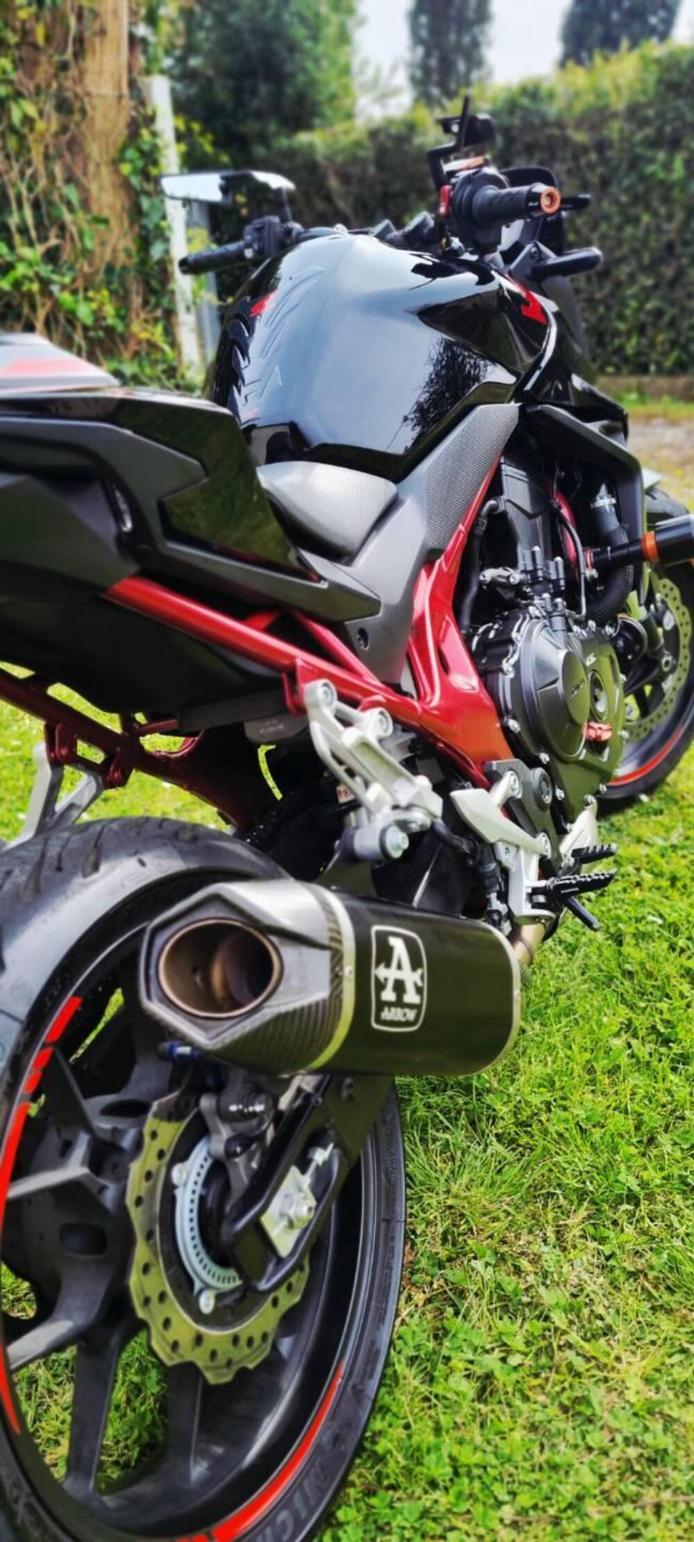 Honda CB 750 Hornet (2023 - 24) (4)