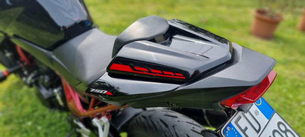 Honda CB 750 Hornet (2023 - 24) (7)