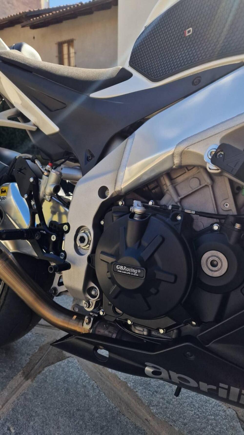 Aprilia RSV4 R (2009 - 12) (8)