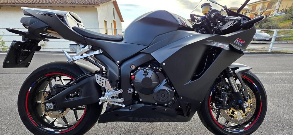 Honda CBR 600 RR (2024 - 26) (8)