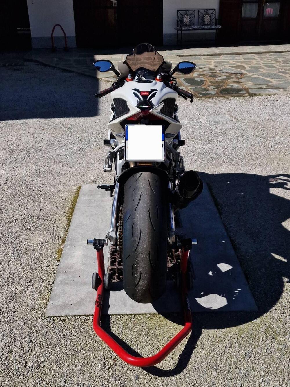 Aprilia RSV4 R (2009 - 12) (4)