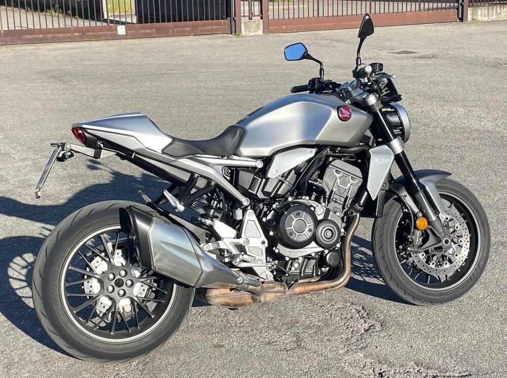 Honda CB 1000 R (2021 - 25) (2)