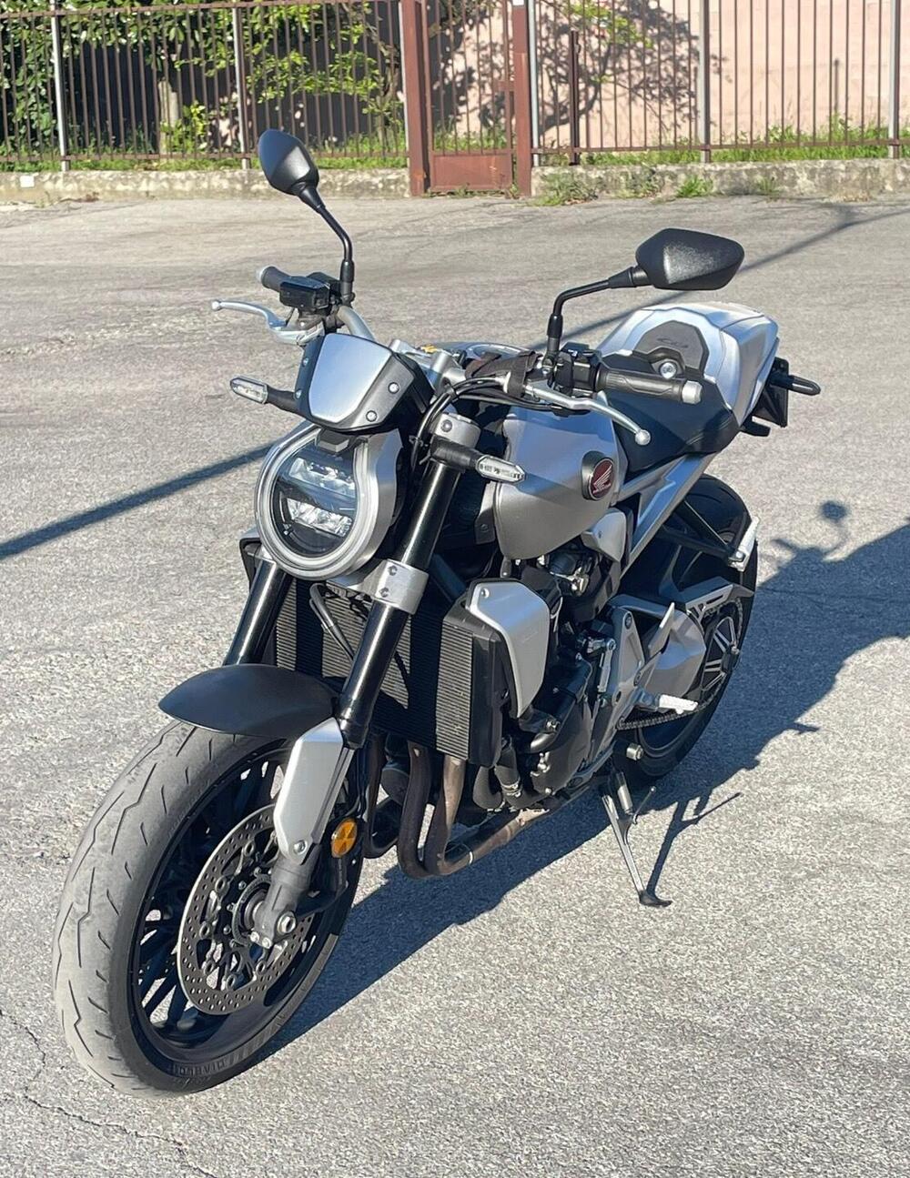 Honda CB 1000 R (2021 - 25) (5)