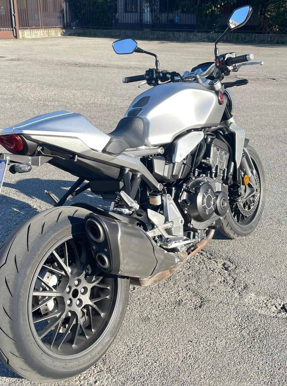 Honda CB 1000 R (2021 - 25) (7)