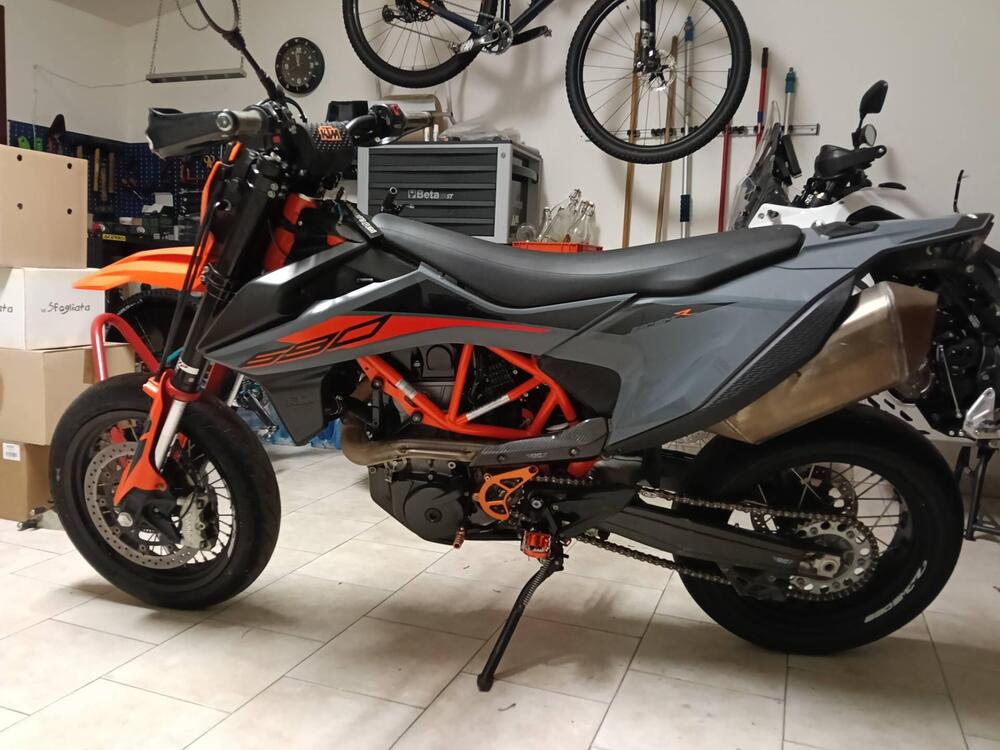 KTM 690 SMC R (2021 - 22) (2)