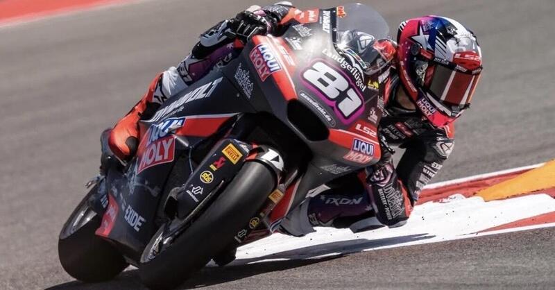 MotoGP 2026. GP delle Americhe. Moto2: Senna Agius vince davanti a Celestino Vietti dopo la bandiera rossa. David Alonso rimonta fino al quarto posto [RISULTATI]