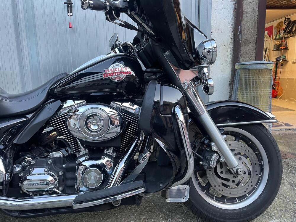 Harley-Davidson 1584 Electra Glide Ultra Classic (2007) - FLHTCU (2)