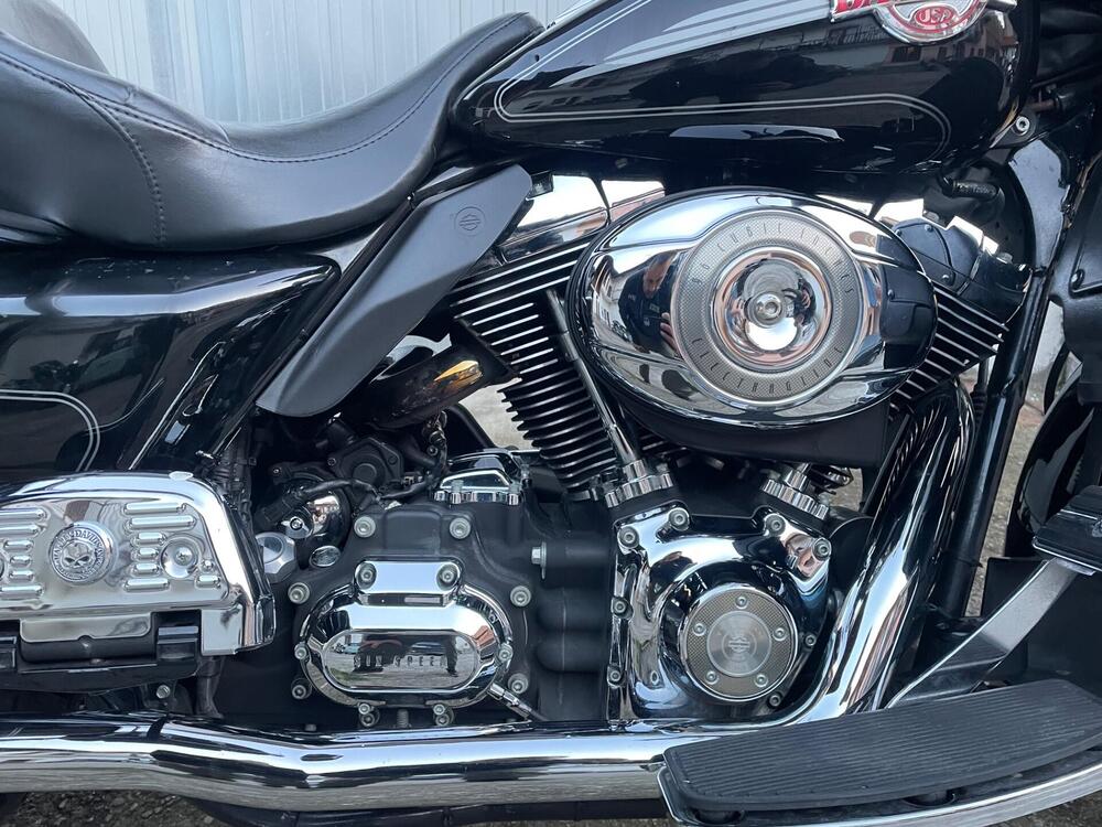 Harley-Davidson 1584 Electra Glide Ultra Classic (2007) - FLHTCU (4)