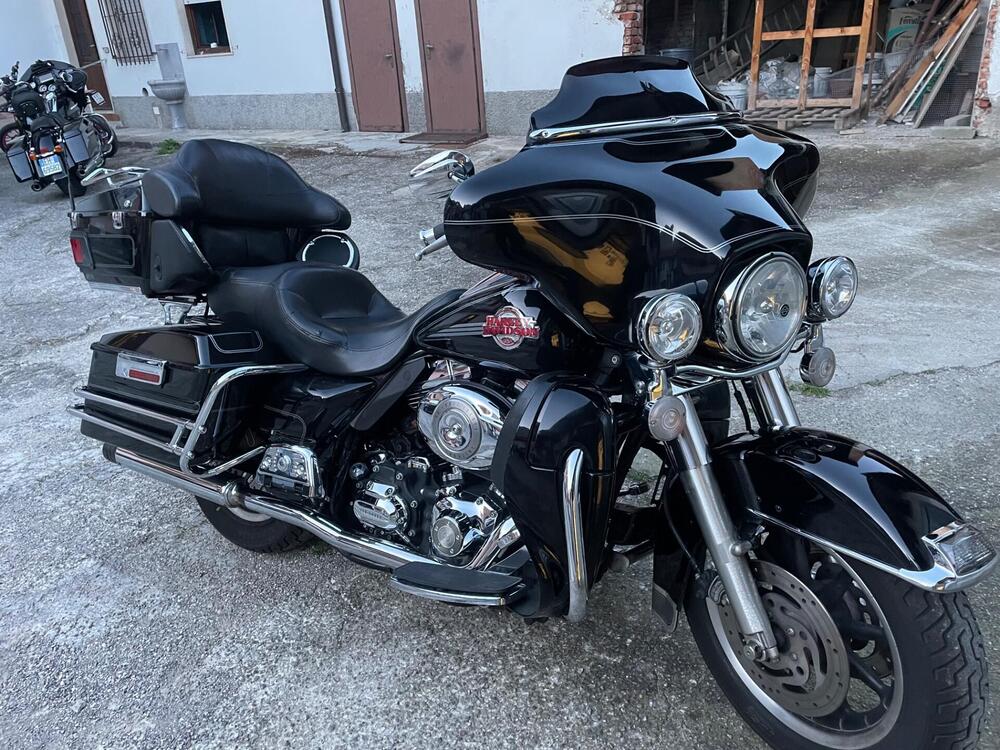 Harley-Davidson 1584 Electra Glide Ultra Classic (2007) - FLHTCU (15)