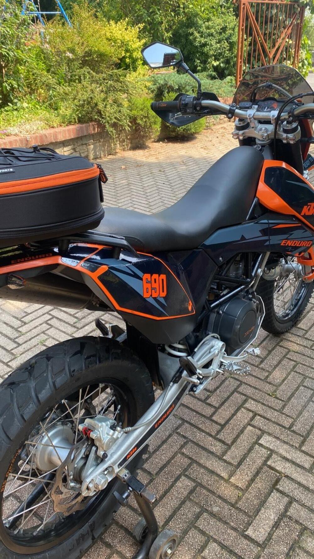 KTM 690 Enduro R (2009 - 11) (8)