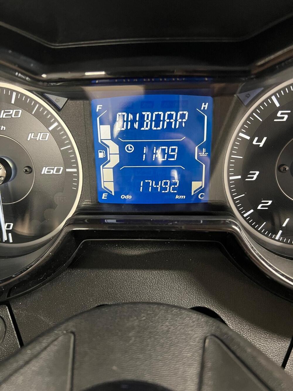 Yamaha X-Max 300 (2021 - 24) (9)