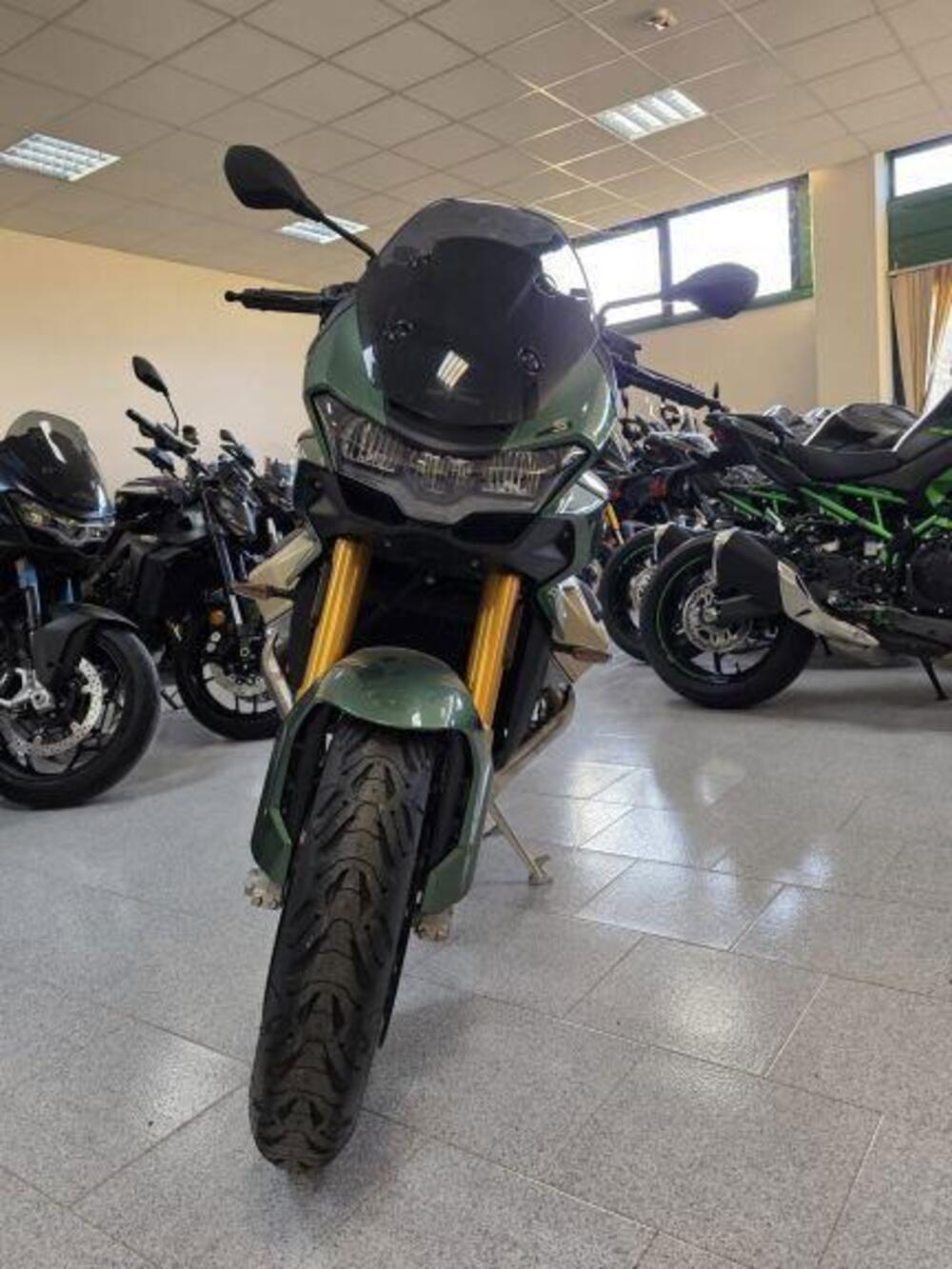 Moto Guzzi V100 Mandello S (2022 - 24) (4)