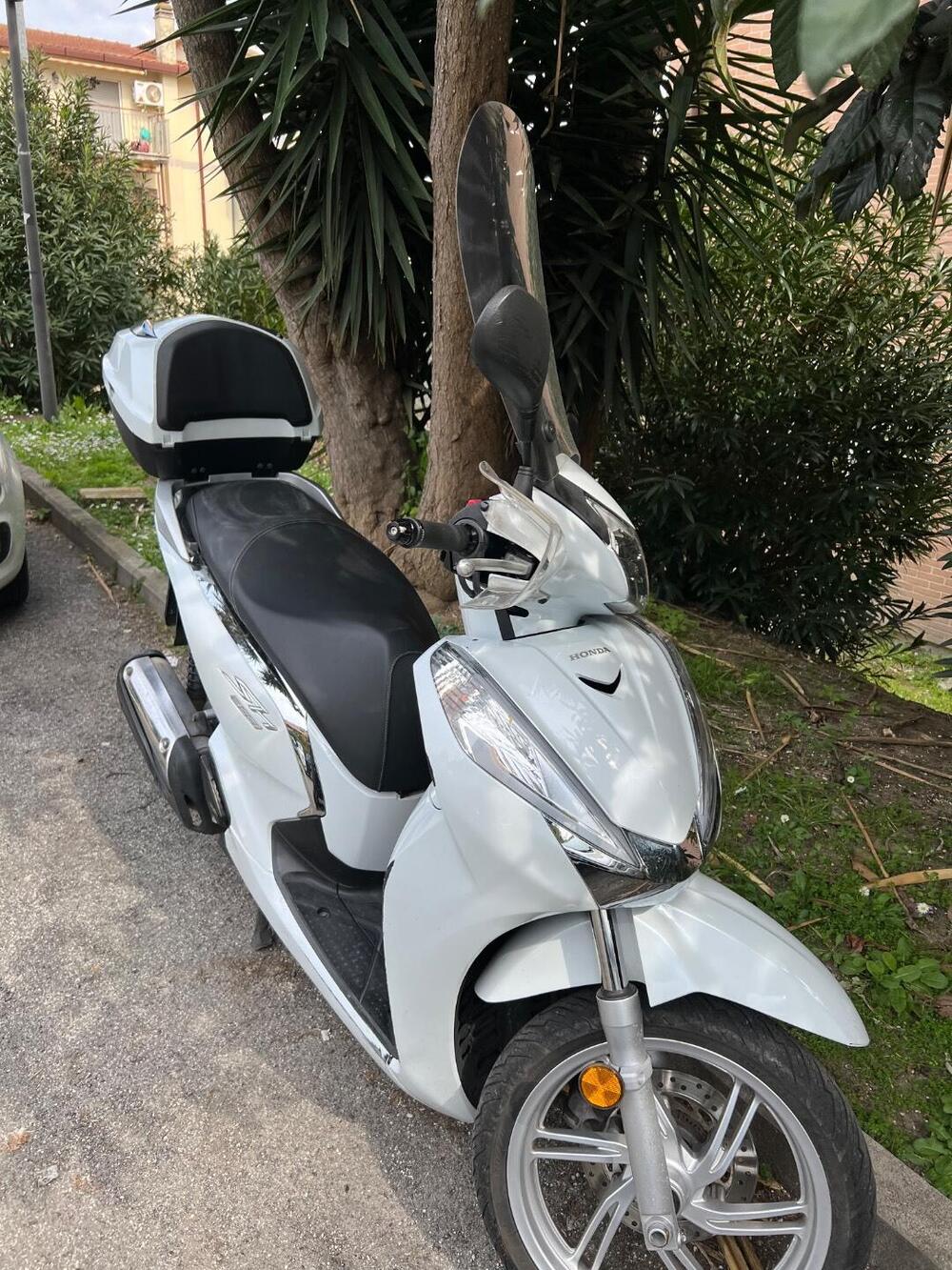 Honda SH 300 i Sport ABS (2018 - 20) (2)