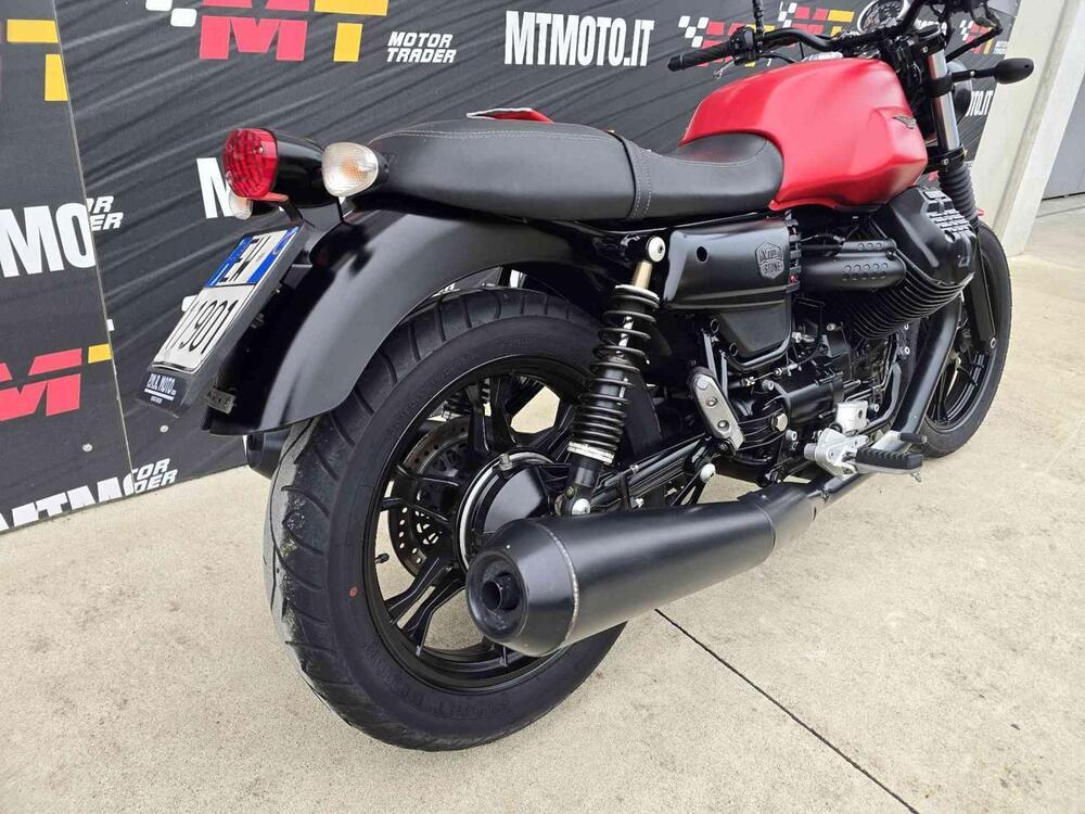 Moto Guzzi V7 Stone (2021 - 24) (5)