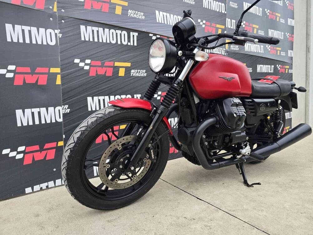 Moto Guzzi V7 Stone (2021 - 24) (3)