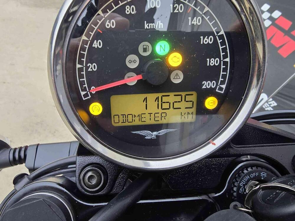 Moto Guzzi V7 Stone (2021 - 24) (21)