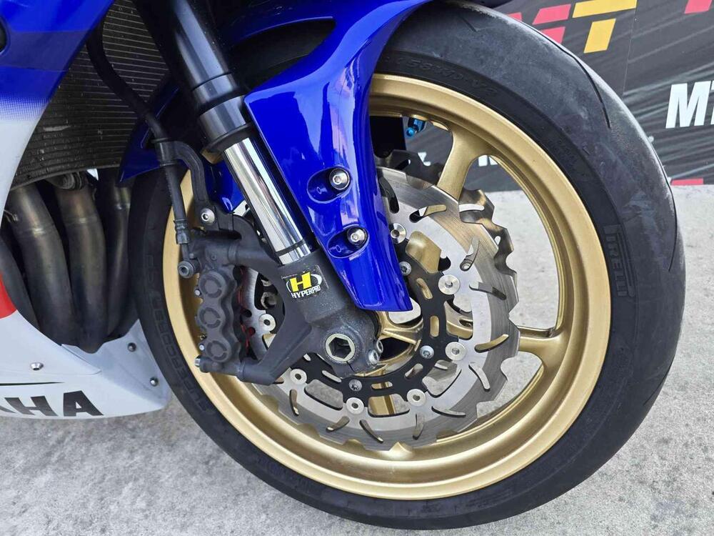 Yamaha YZF R1 (2009 - 11) (11)