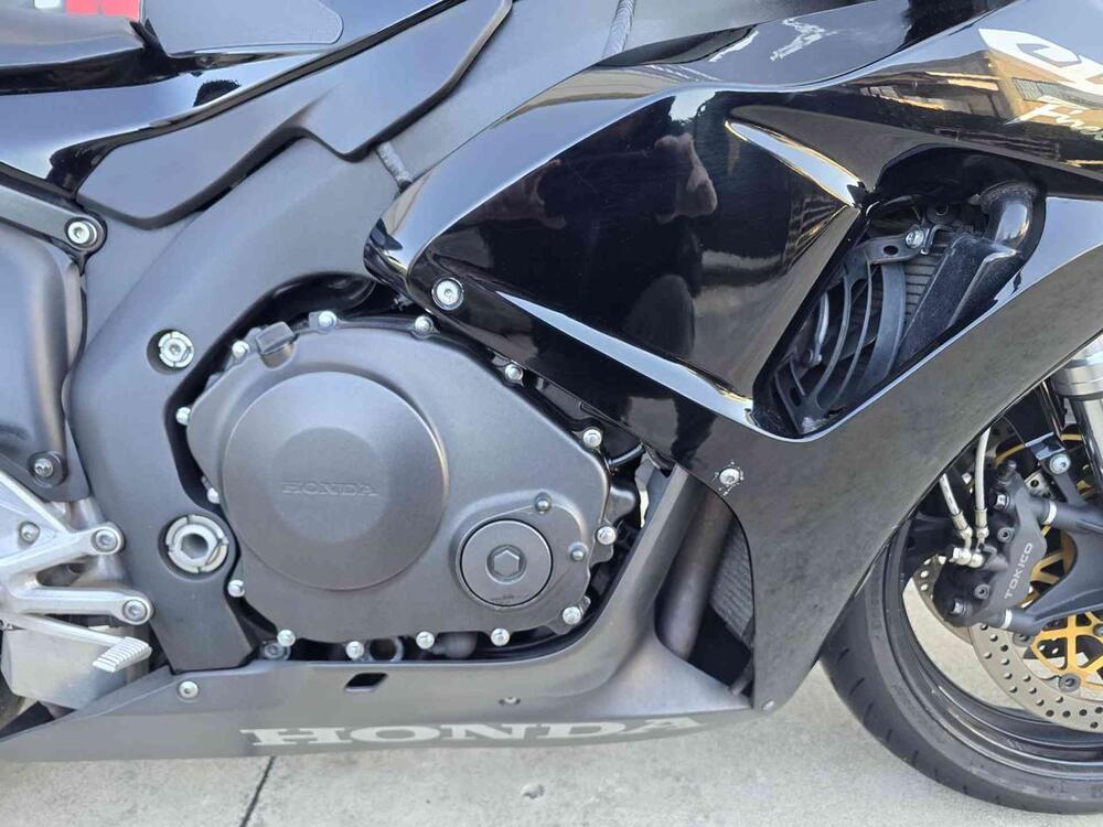 Honda CBR 1000 RR Fireblade (2006 - 07) (17)