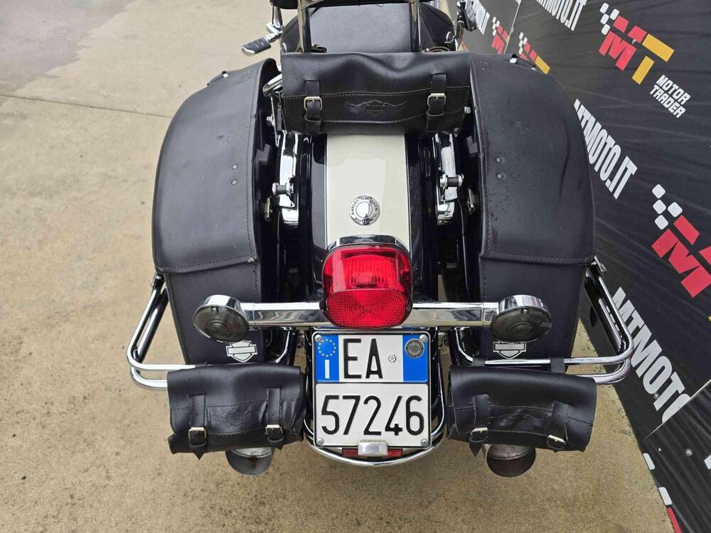 Harley-Davidson 103 Road King Classic (2011 - 13) - FLHRC (29)