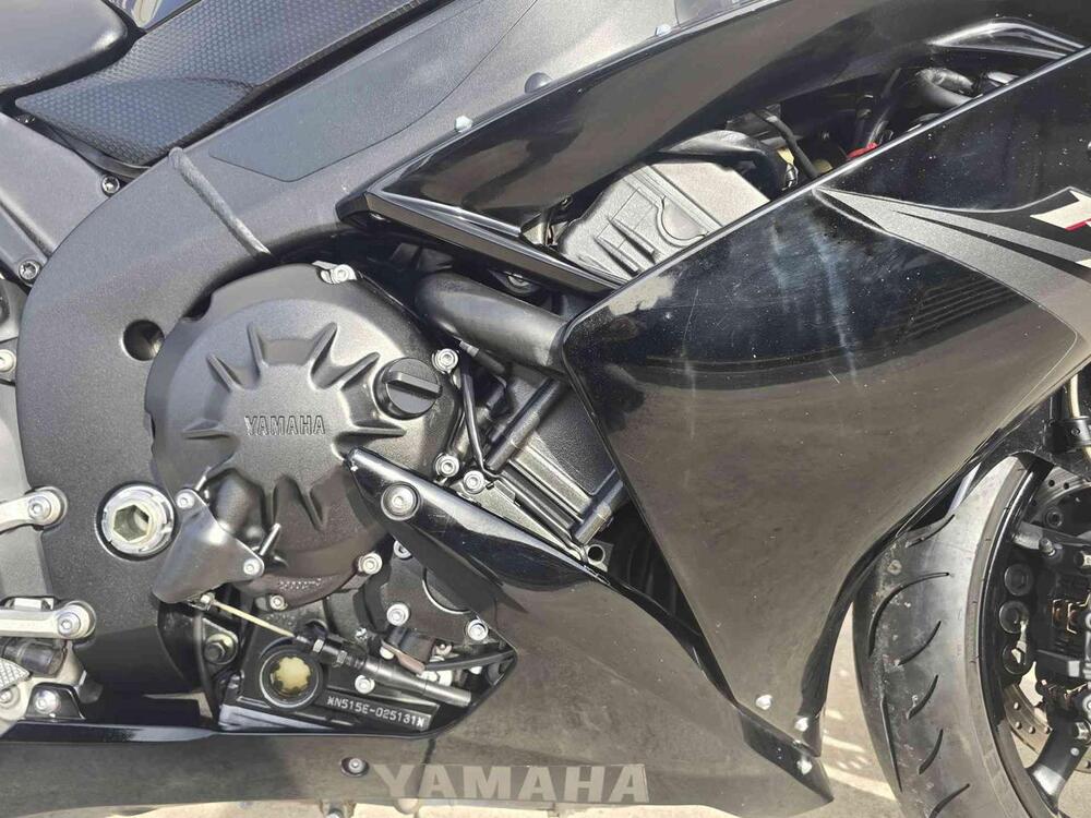 Yamaha YZF R1 (2007 - 08) (13)