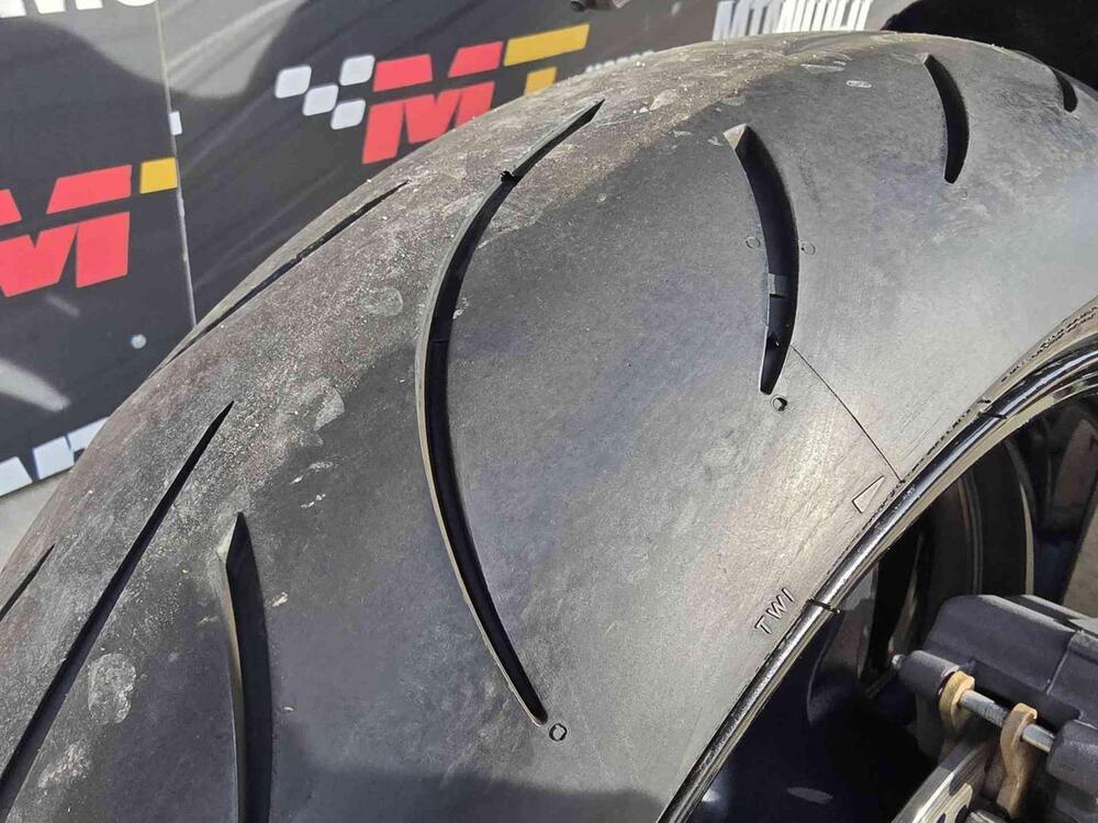 Yamaha YZF R1 (2007 - 08) (17)