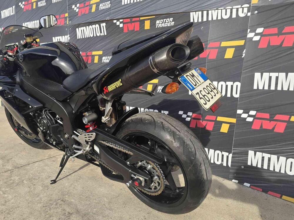 Yamaha YZF R1 (2007 - 08) (4)