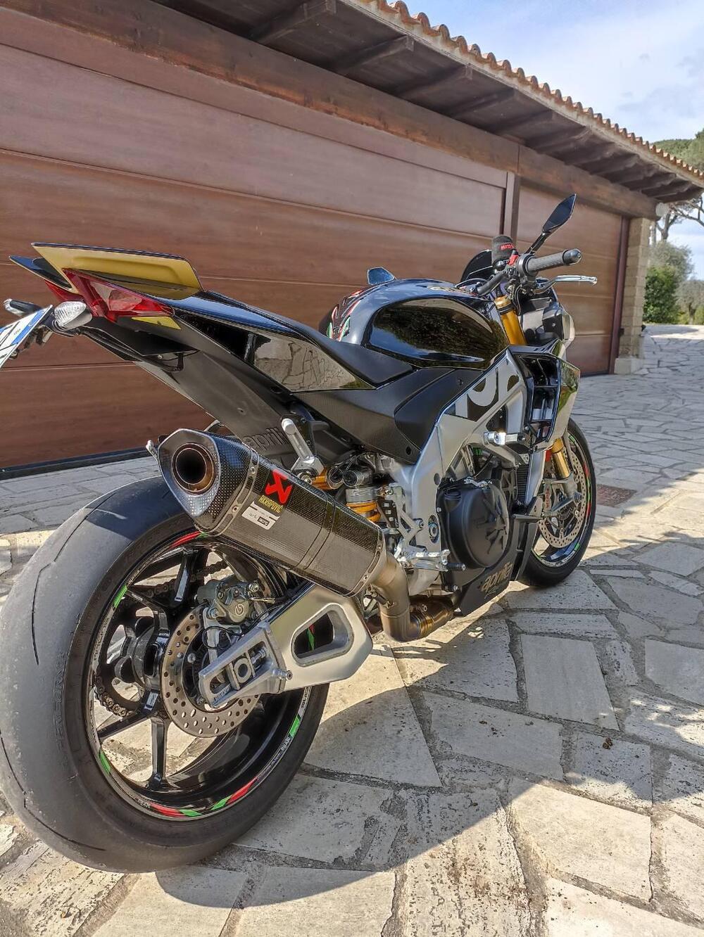 Aprilia Tuono V4 Factory (2021 - 24) (4)