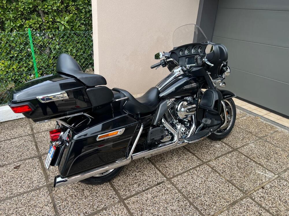 Harley-Davidson 1690 Electra Glide Ultra Classic (2014 - 16) - FLHTCU (2)