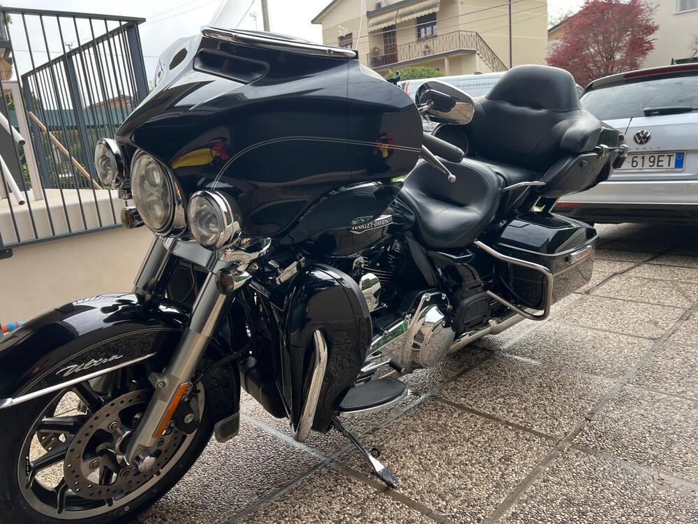 Harley-Davidson 1690 Electra Glide Ultra Classic (2014 - 16) - FLHTCU (4)