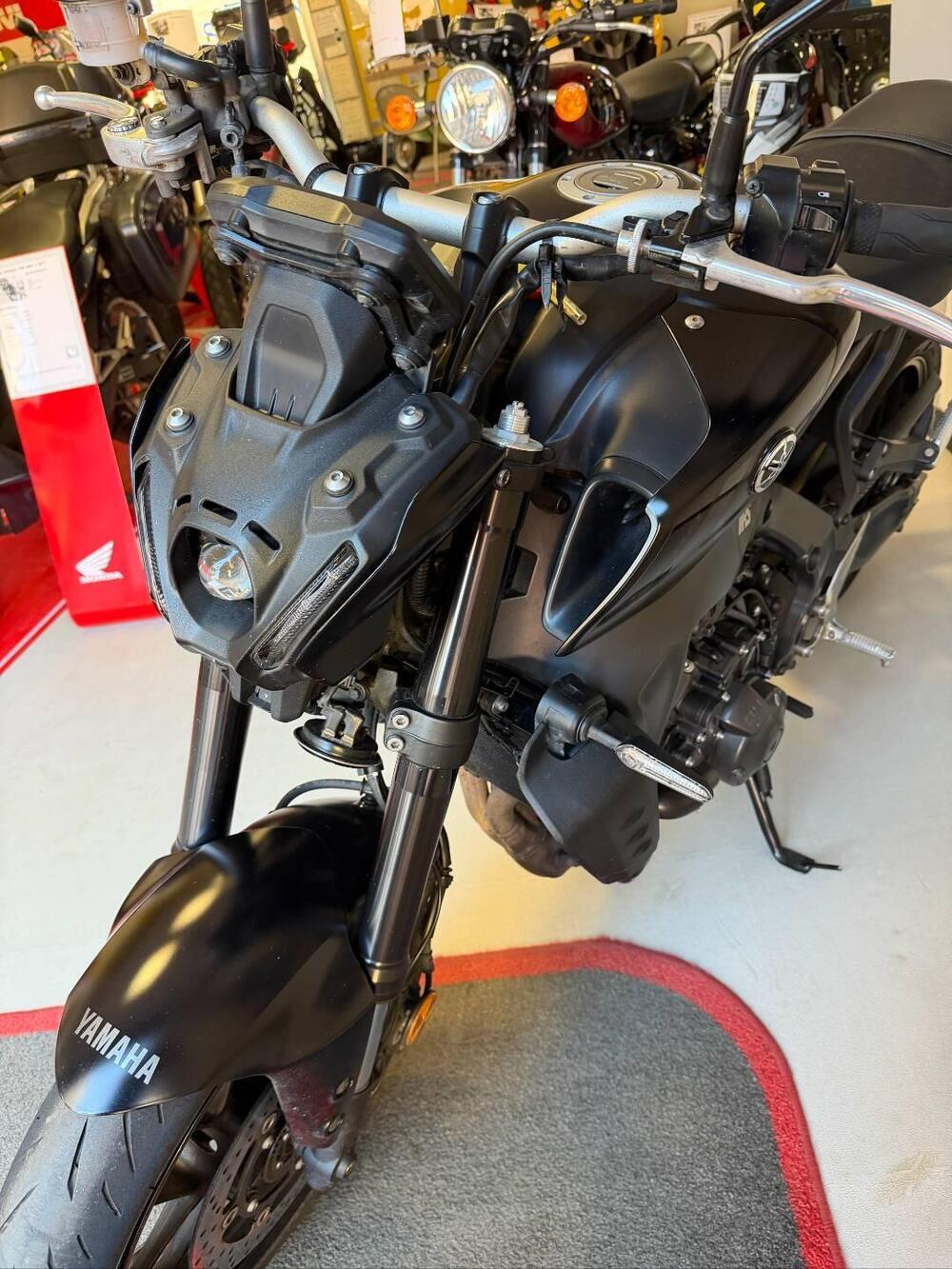 Yamaha MT-09 (2021 - 23) (4)