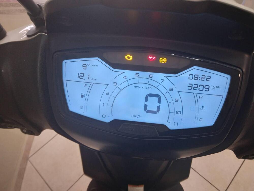 Piaggio Medley 200 S (2025 - 26) (3)