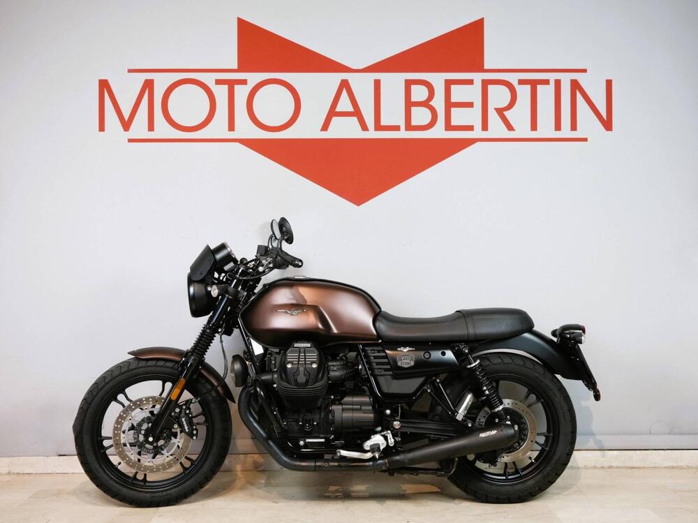 Moto Guzzi V7 III Stone (2017 - 20) (2)