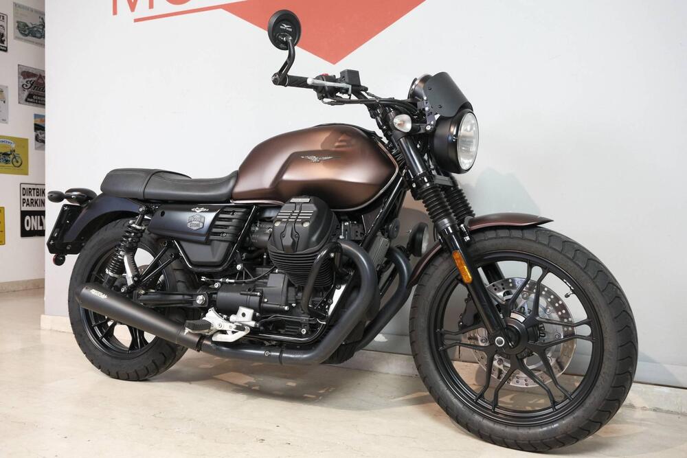 Moto Guzzi V7 III Stone (2017 - 20) (3)