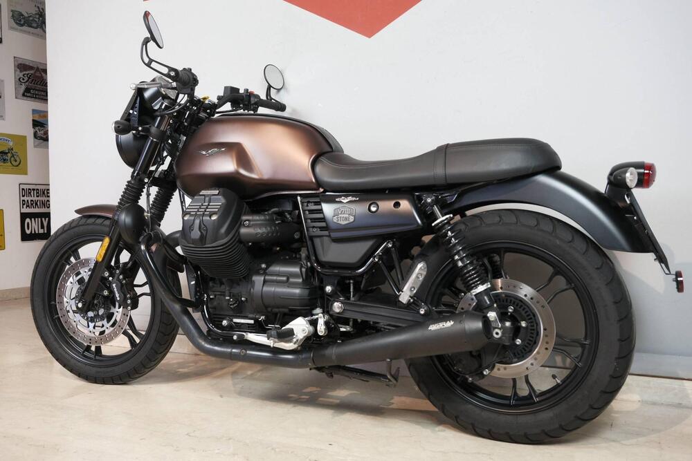 Moto Guzzi V7 III Stone (2017 - 20) (7)