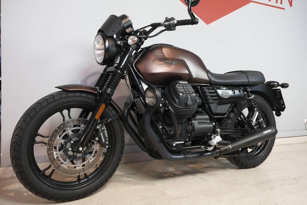 Moto Guzzi V7 III Stone (2017 - 20) (8)