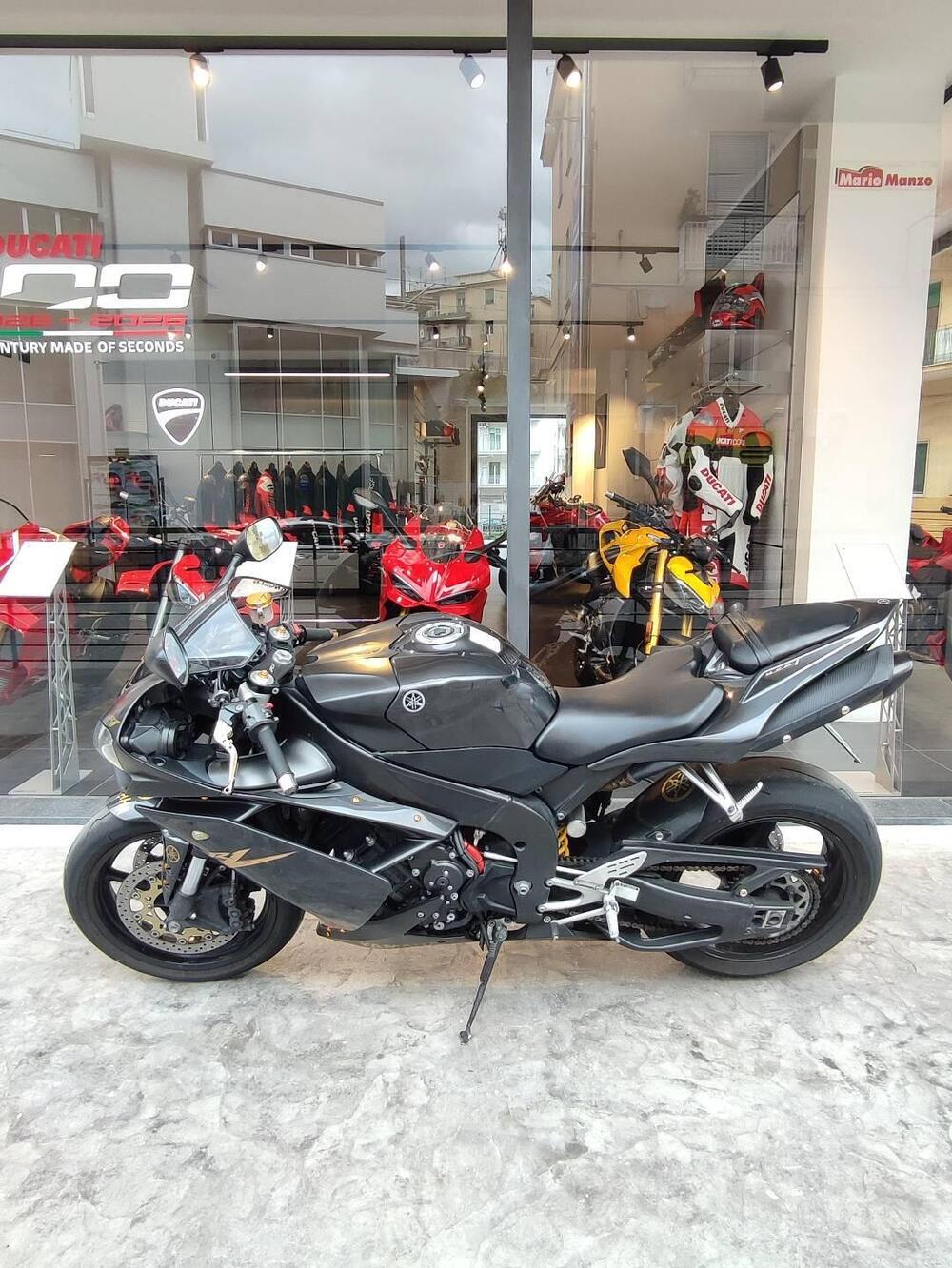 Yamaha YZF R1 (2007 - 08) (2)