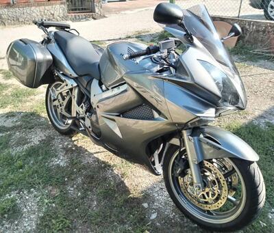 Honda VFR 800 (2006 - 13) usata