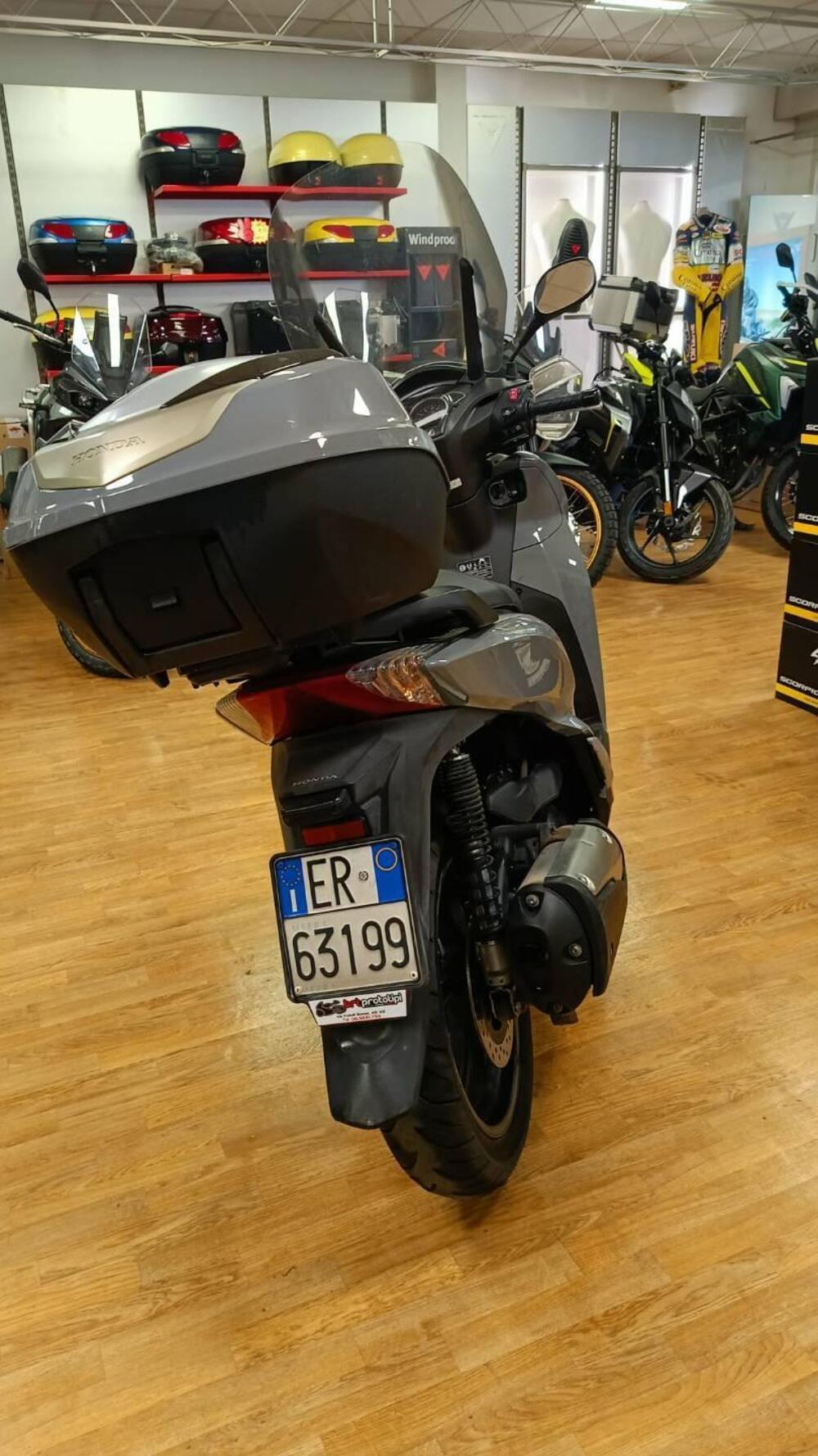 Honda SH 300 i ABS (2016 - 20) (3)