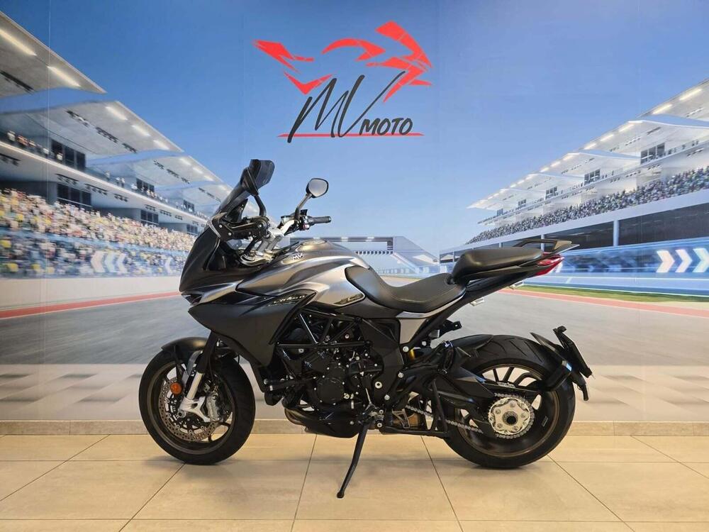 MV Agusta Turismo Veloce 800 Lusso SCS (2021 - 26) (4)