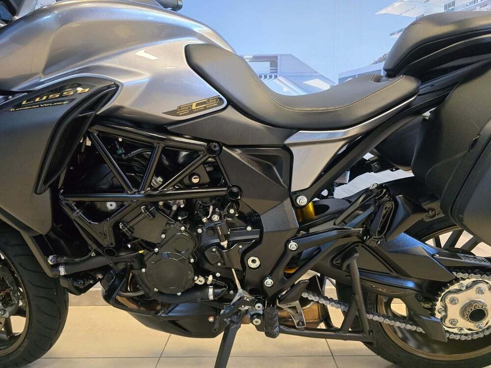 MV Agusta Turismo Veloce 800 Lusso SCS (2021 - 26) (7)