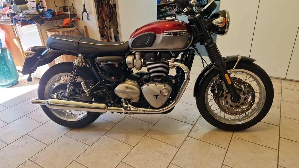 Triumph Bonneville T120 (2021 - 25) (8)